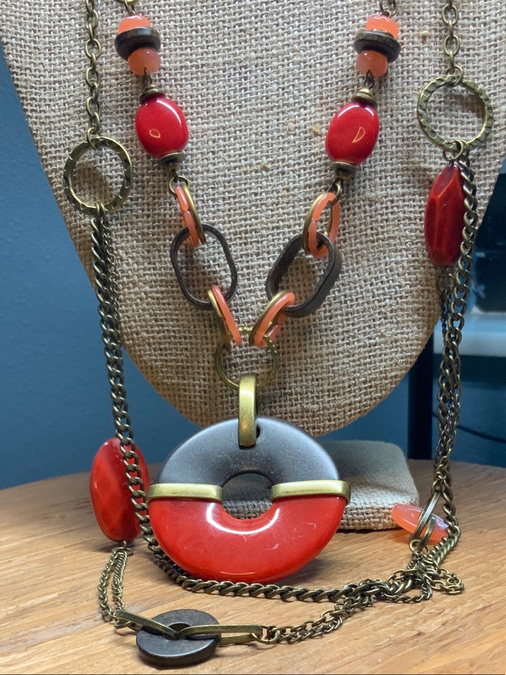 Premier Designs Piper Red Brown Acrylic Pendant Beaded Antiqued Finish Necklace - Picture 3 of 5